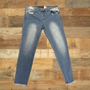 VIP Jeans Women’s Pinstripe Skinny Jeans Mid-Rise Stretch Denim Frayed Hem 13/14